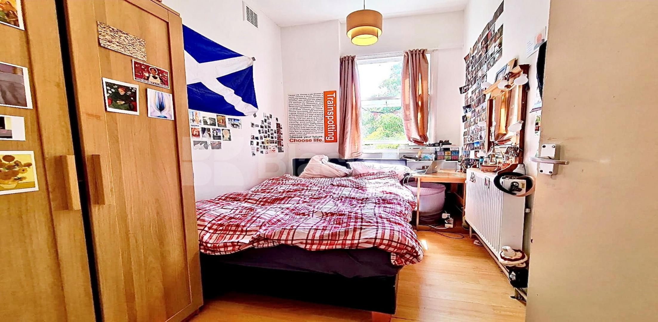 			NEW INSTRUCTION, 3 Bedroom, 1 bath, 1 reception Flat			 Hillmarton Road, HILLMARTON CONSERVATION